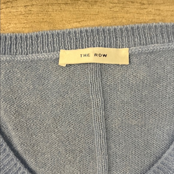 The Row 100% cashmere top - Picture 2 of 9